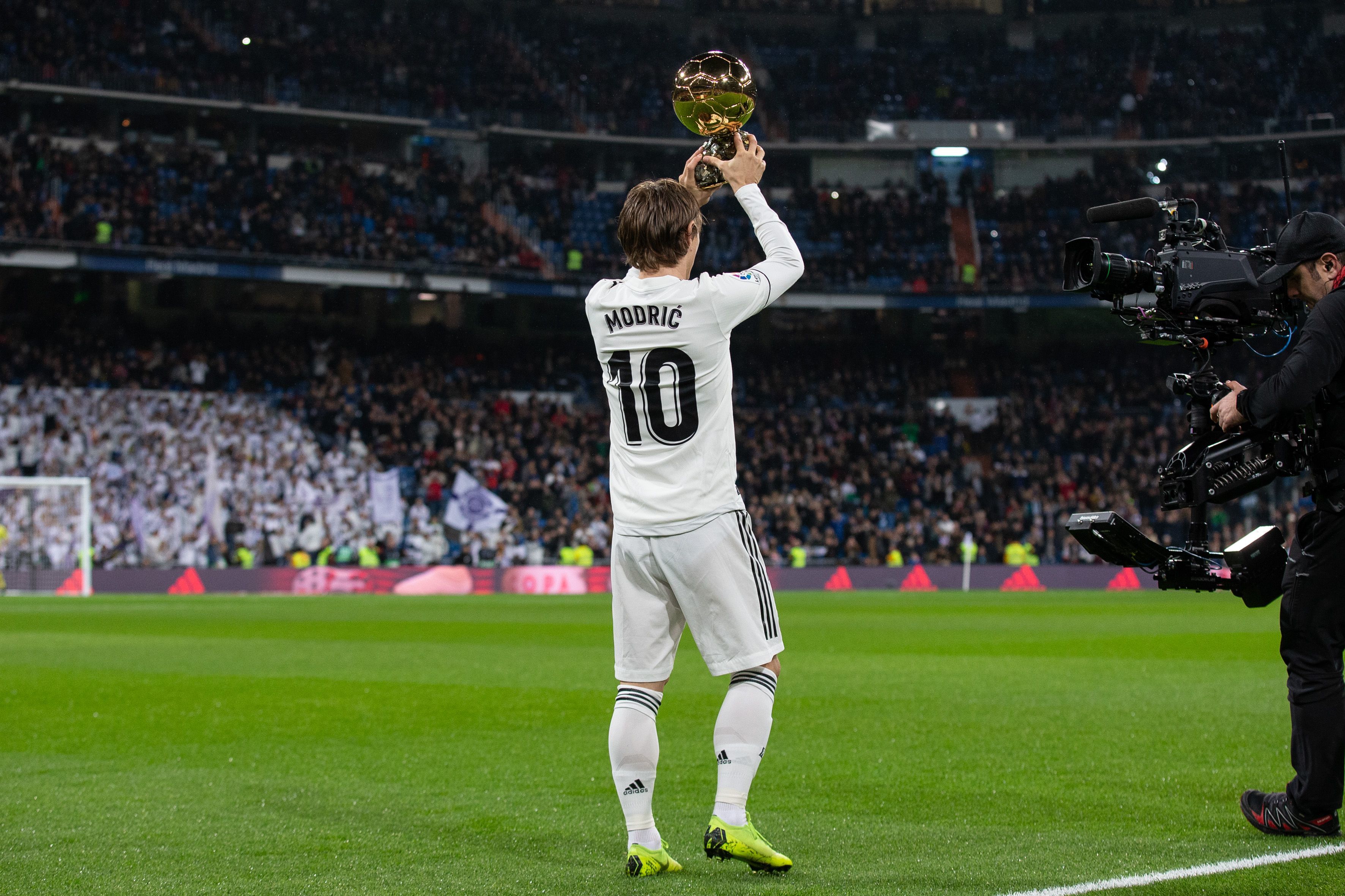 鲁杰里：亚马尔和姆巴佩太难防；很多人把我和格罗索相提并论