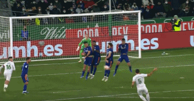 曼联迎战狼队，我真担心被惹毛的阿莫林，会帮利物浦解套！